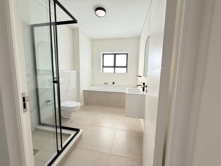 To Let 2 Bedroom Property for Rent in De Zicht Estate Western Cape
